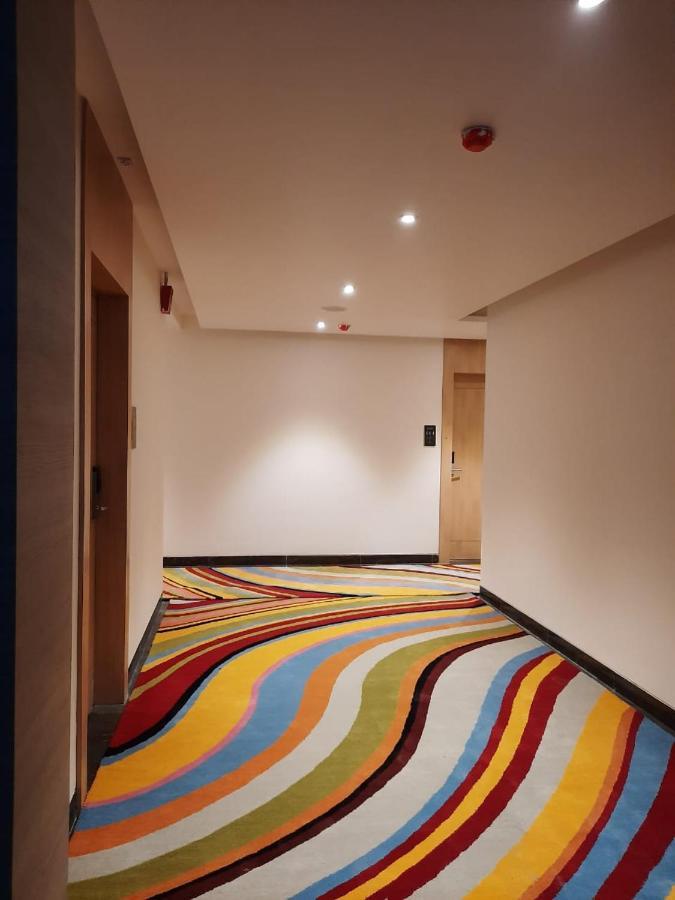 Acco Grand Hotel Lucknow Exteriör bild